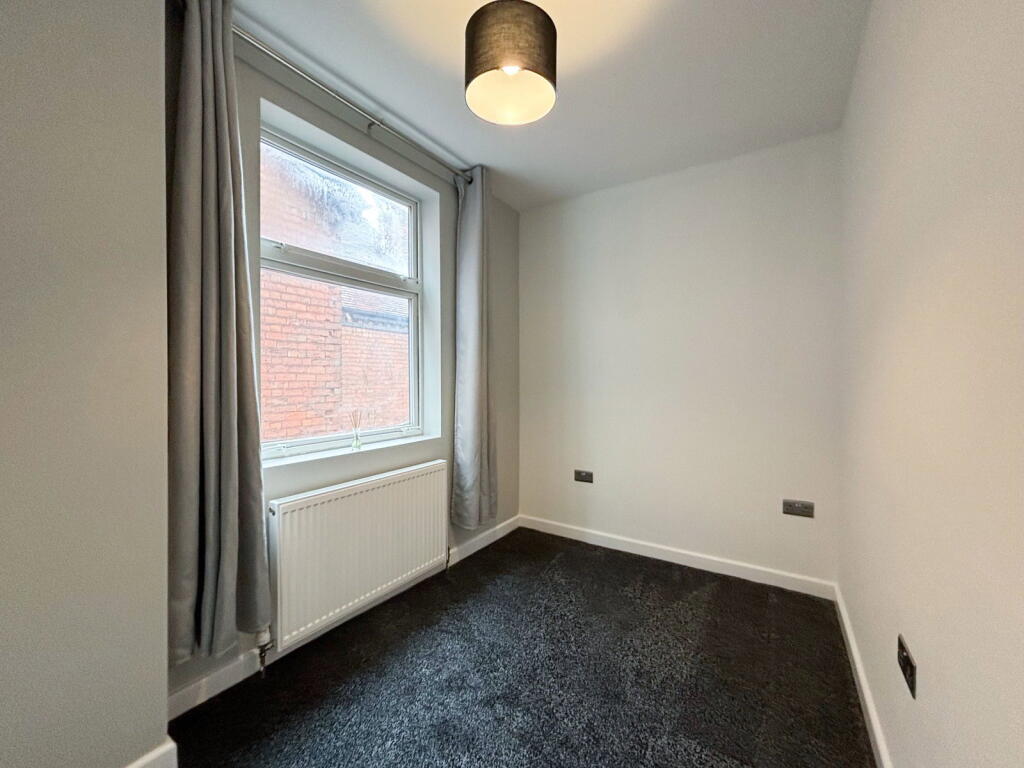 Flat 2 , 90 Victoria Road, Sutton Coldfield, B72 1SN - More