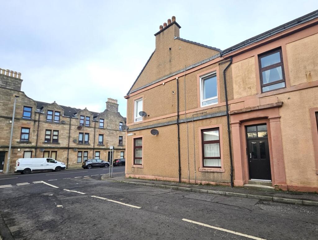 Main image of property: 1b Hill Place, Ardrossan, KA22 8HX