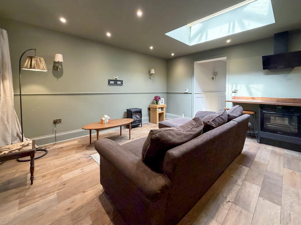 Apartment in Frome - View 2