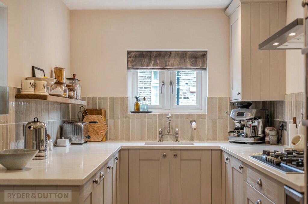 House in Calderdale, Heath, Salterhebble - View 3