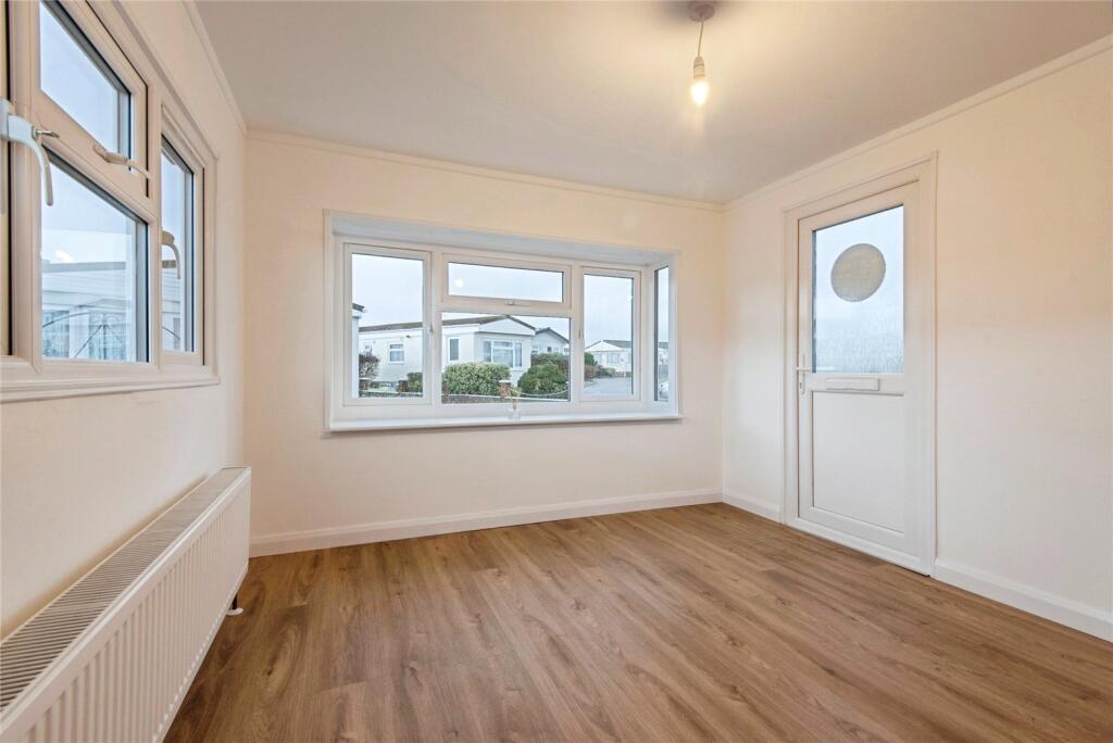 Three Star Park, Bedford Road, Lower Stondon, Henlow, SG16 - View 5