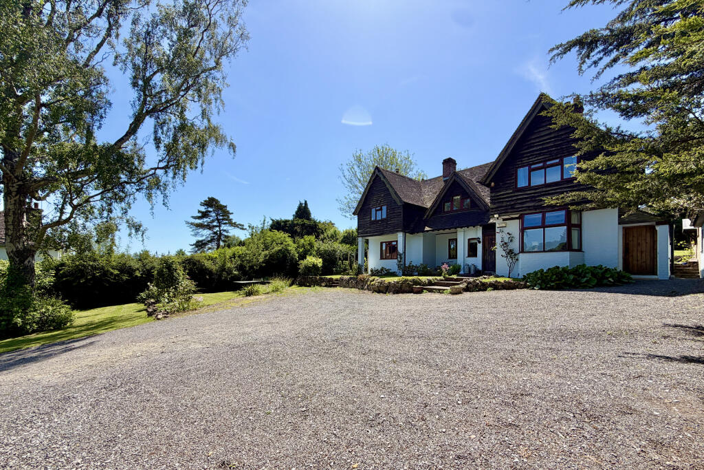 Main image of property: London Road, Hythe, Kent