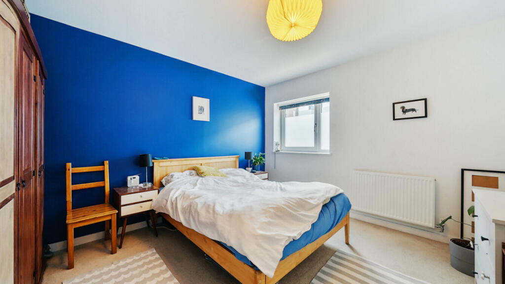 Apartment in London - More