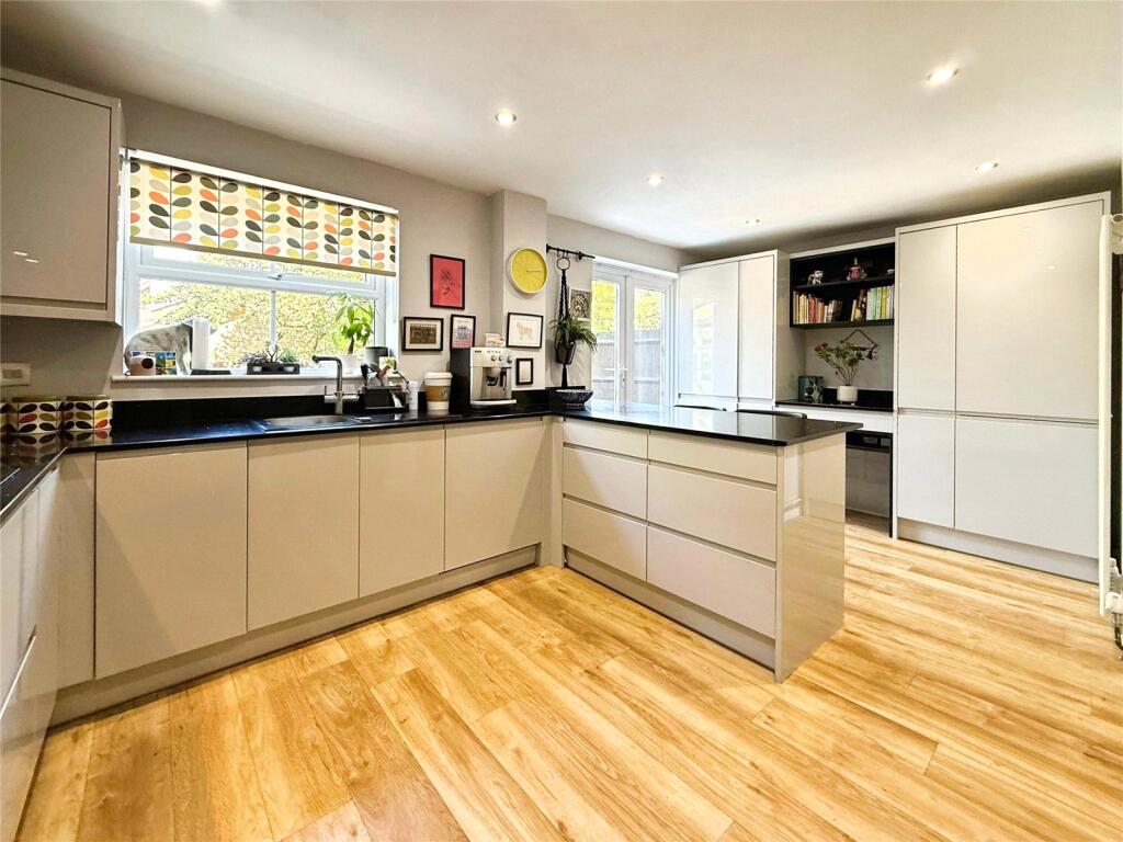 House in Crowthorne, Oakham Park, Wokingham - View 2