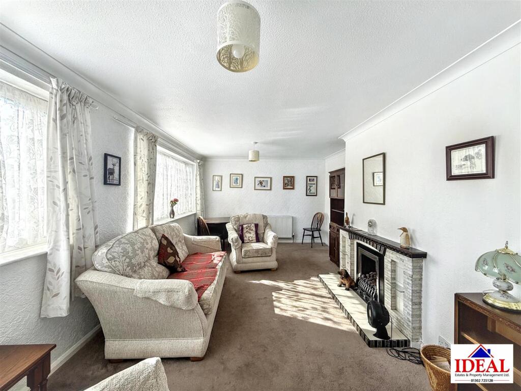 House in Doncaster, Skellow - View 5