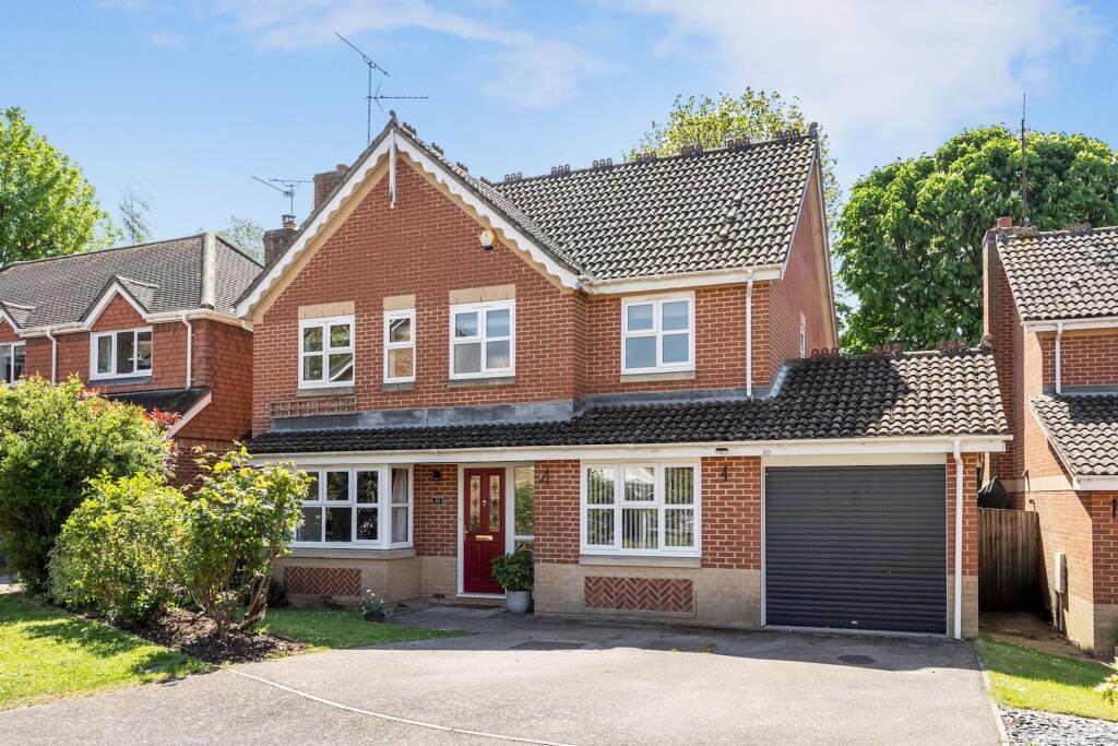 4-bed detached on Primrose Copse, Horsham, RH12, £725,000