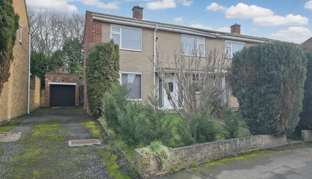 Main image of property: Tulliver Close, Bedworth, Warwickshire, CV12