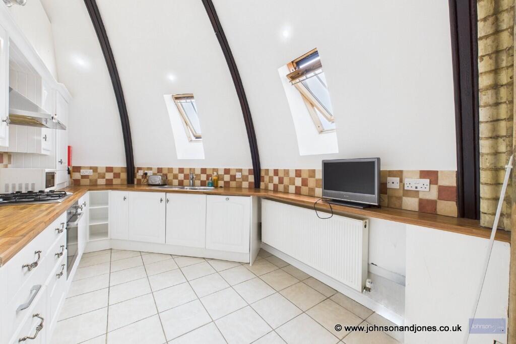 Stanway Place, Chertsey, Surrey, KT16 photo 4