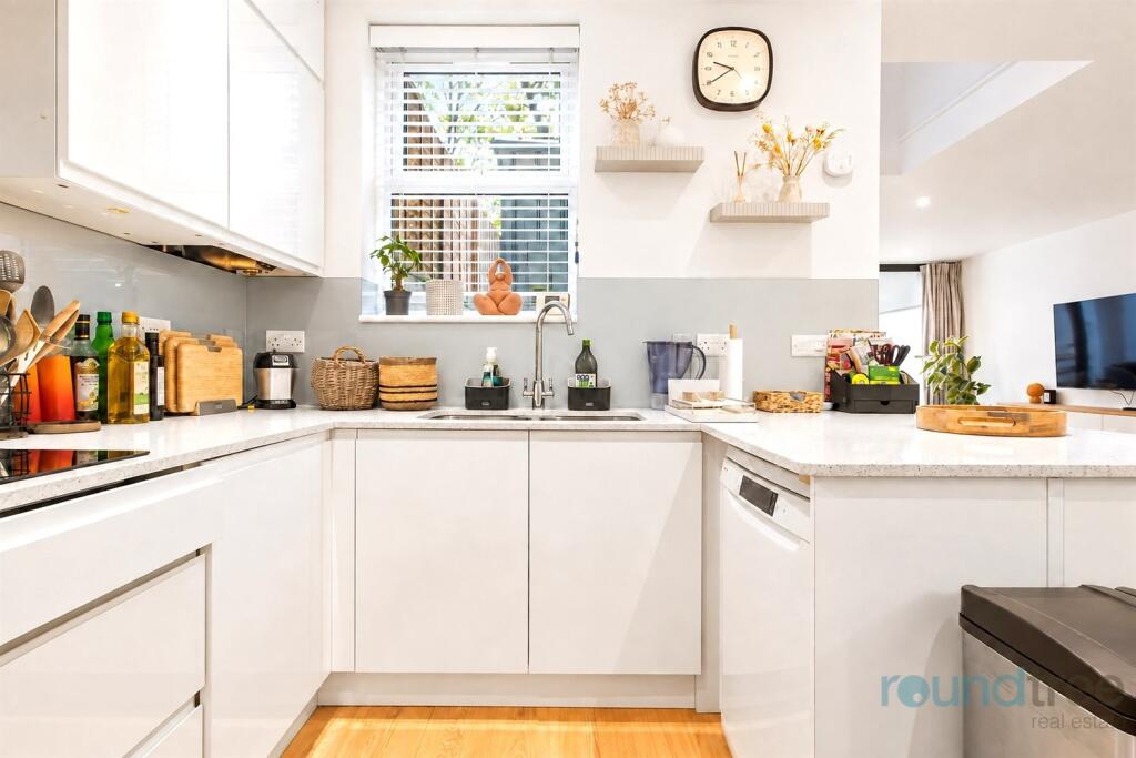 Apartment in London, Hendon - View 5