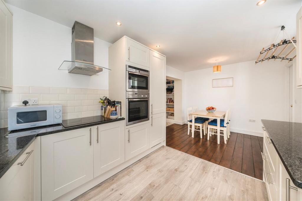 House in London - View 3