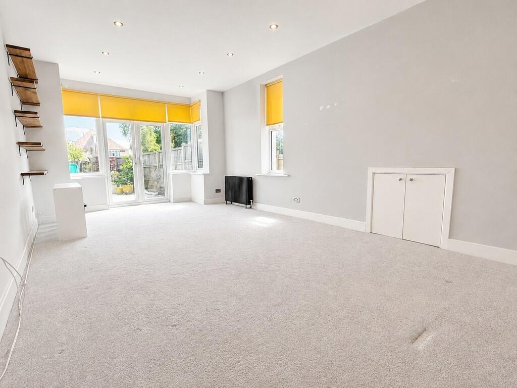 Richmond Park Crescent, Bournemouth - View 3