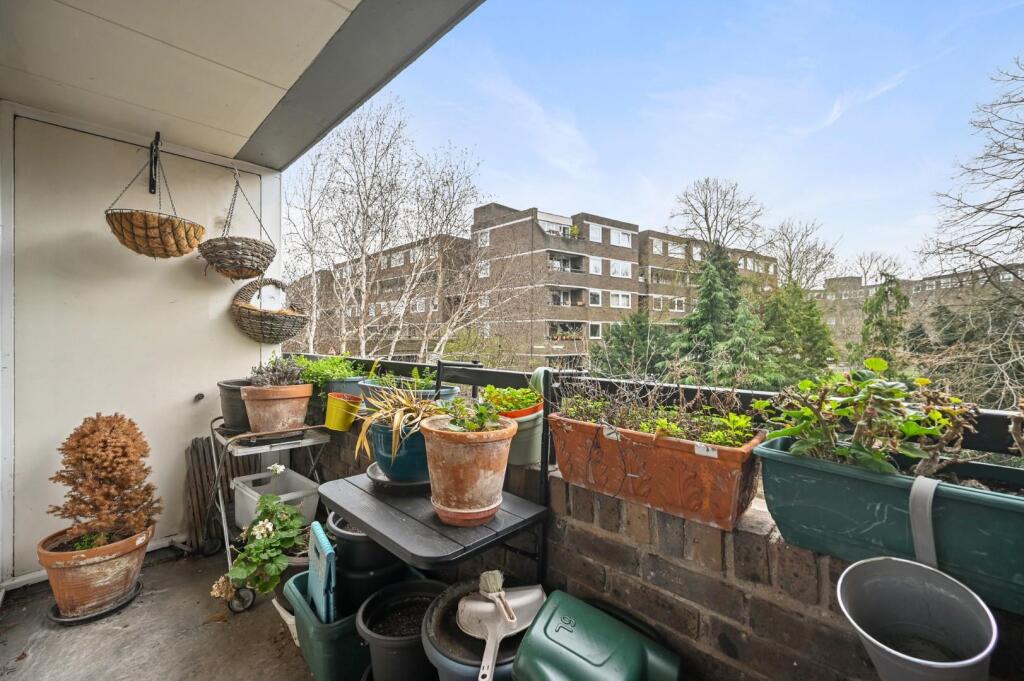 Main image of property: Justin Close, Brentford