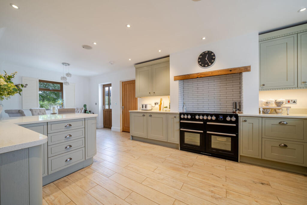 House in Plymouth - View 5