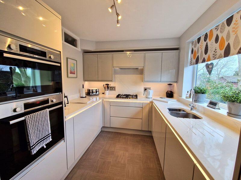 Main image of property: The Avenue, Hatch End