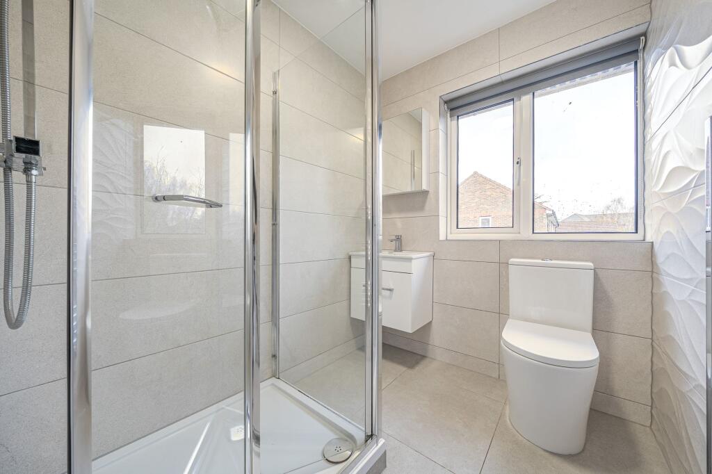 House in London - View 2