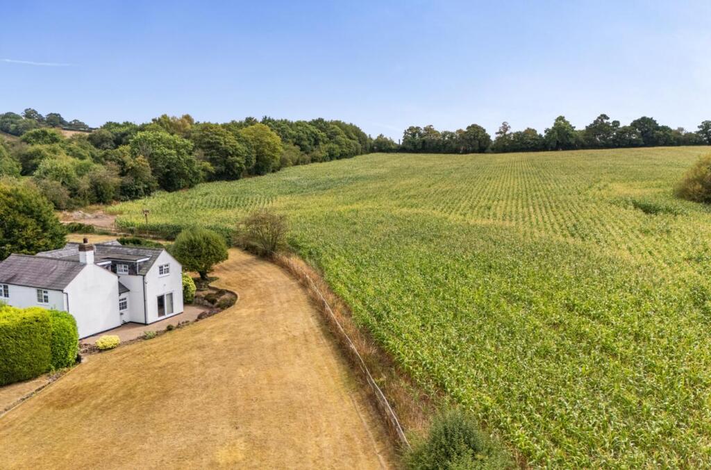 House in Malpas, Overton Heath - More