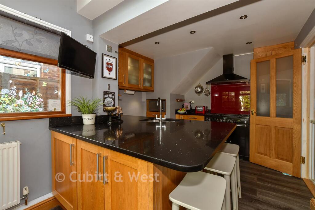 House in Horsham, Broadbridge Heath - View 5