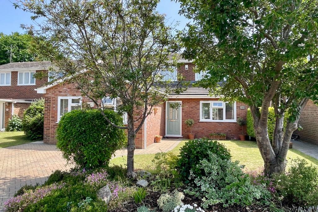 Main image of property: Firglen Drive, YATELEY, GU46