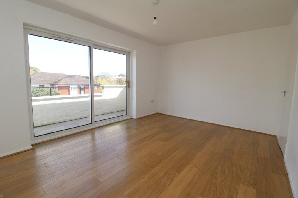 Apartment in Poole - View 4