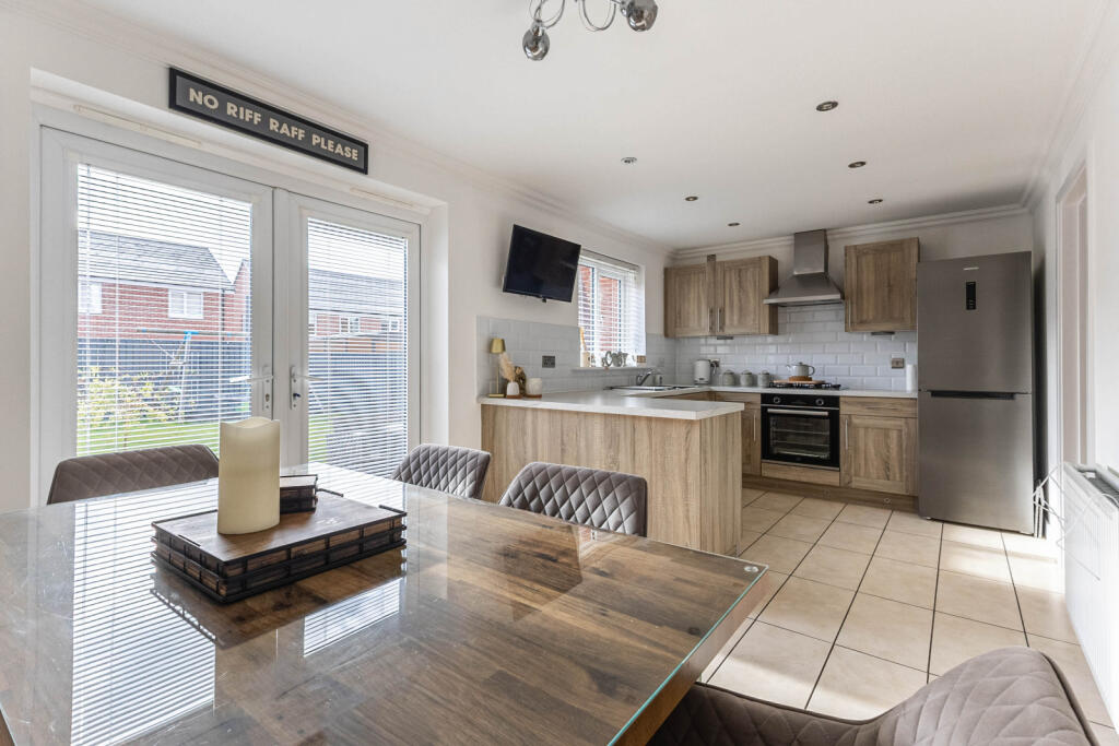 House in Wakefield - View 4
