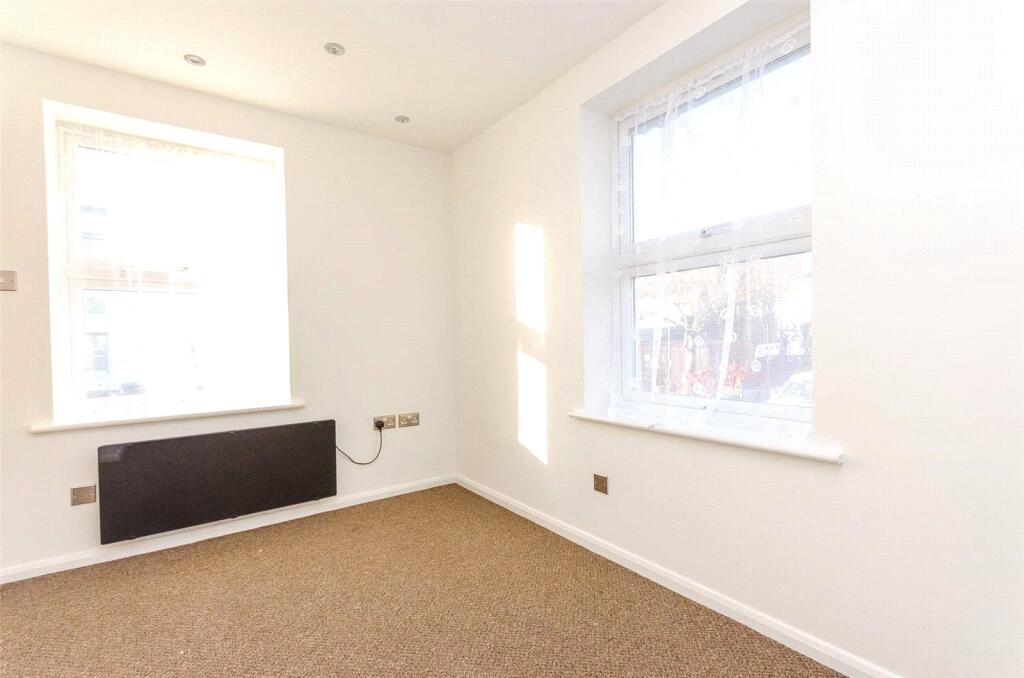 Apartment in Maidstone, Kent - View 3