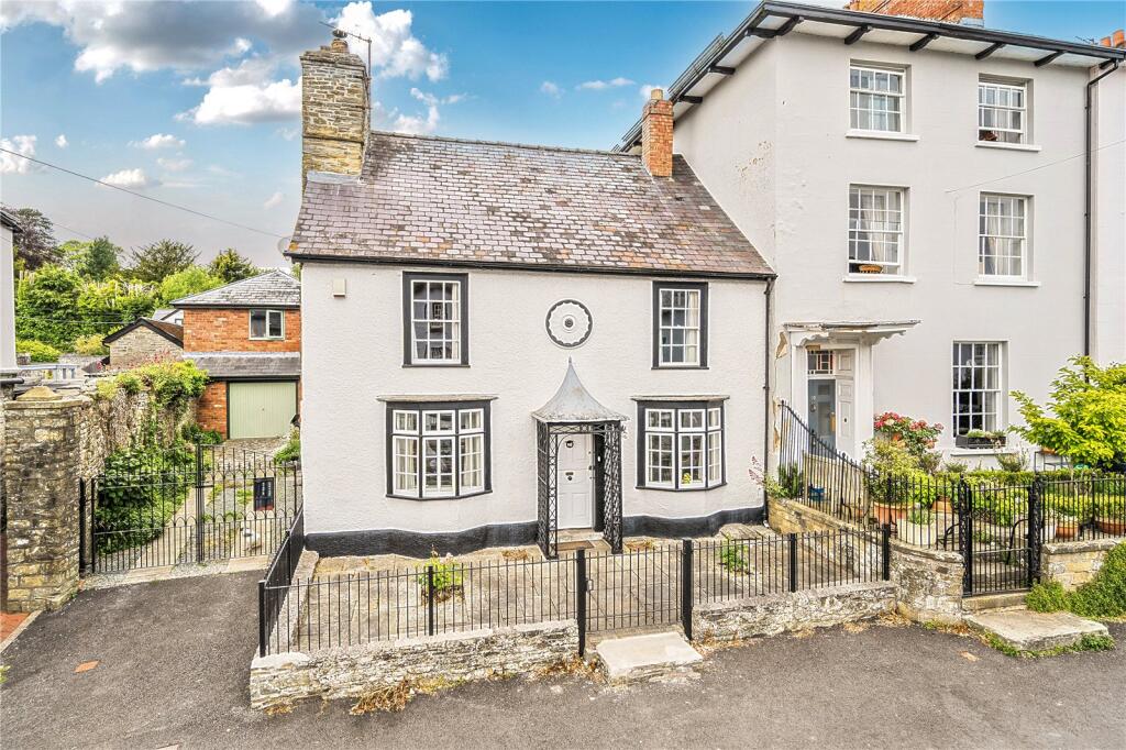 4-bed terraced on The Square, Kington, Herefordshire,, £349,950