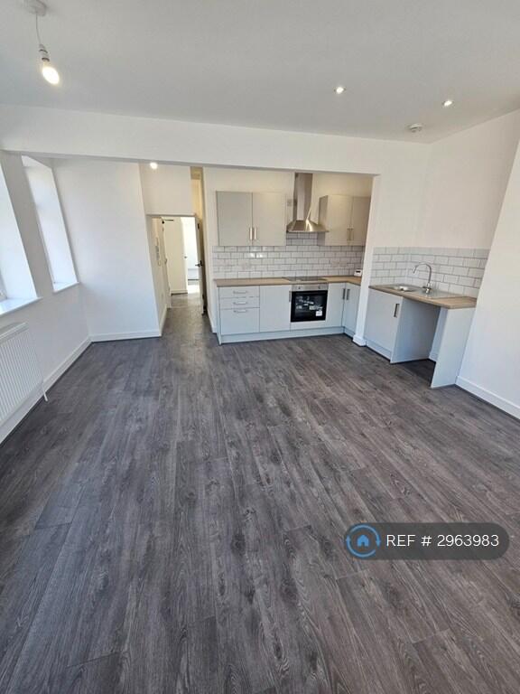 Apartment in Wigan - More