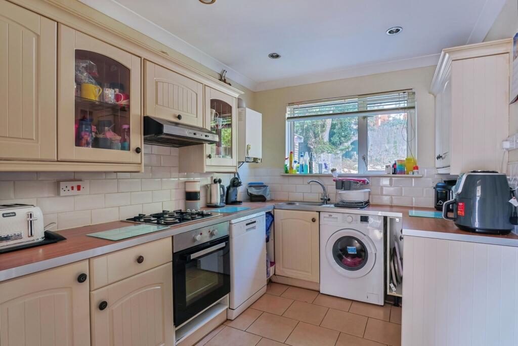 Moorside Road, WEST HOWE, Bournemouth, Dorset, BH11 photo 4