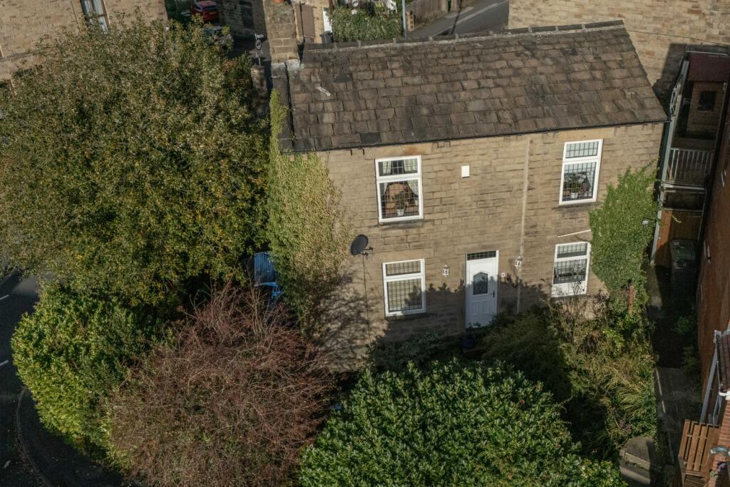Main image of property: Oaks Road, Soothill, Batley, WF17 6NS