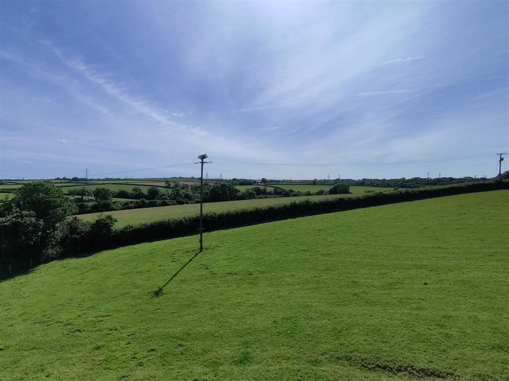 House in Swansea, Rosemarket - View 4
