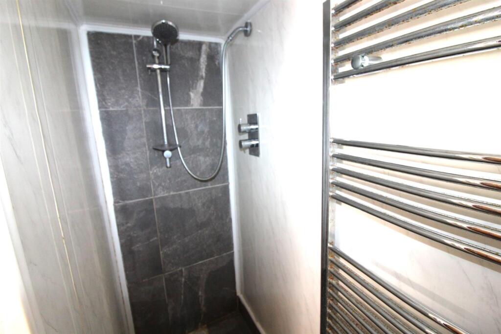 House in Stockton-on-Tees, Norton - View 4