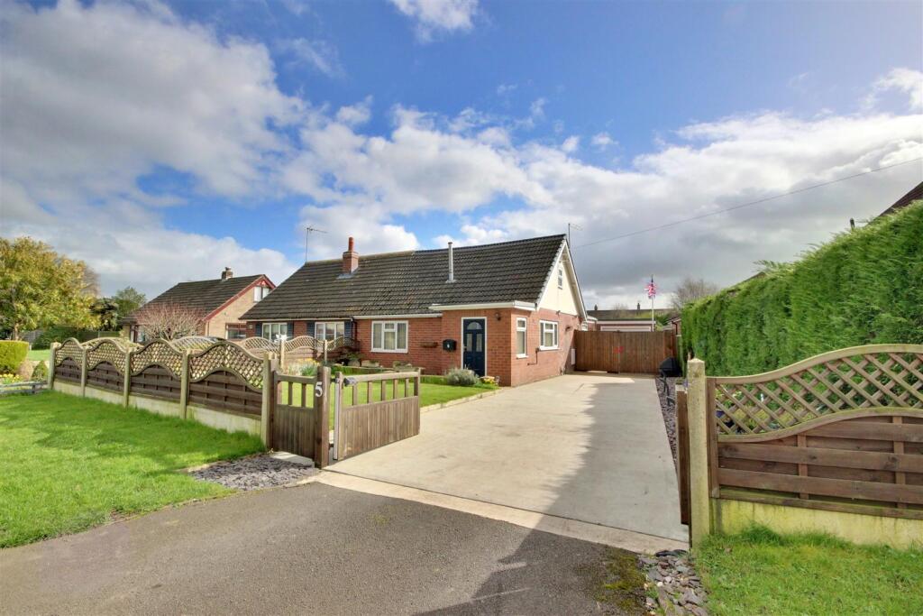 Main image of property: 5 Miles Lane, Leconfield, Beverley, HU17 7NW