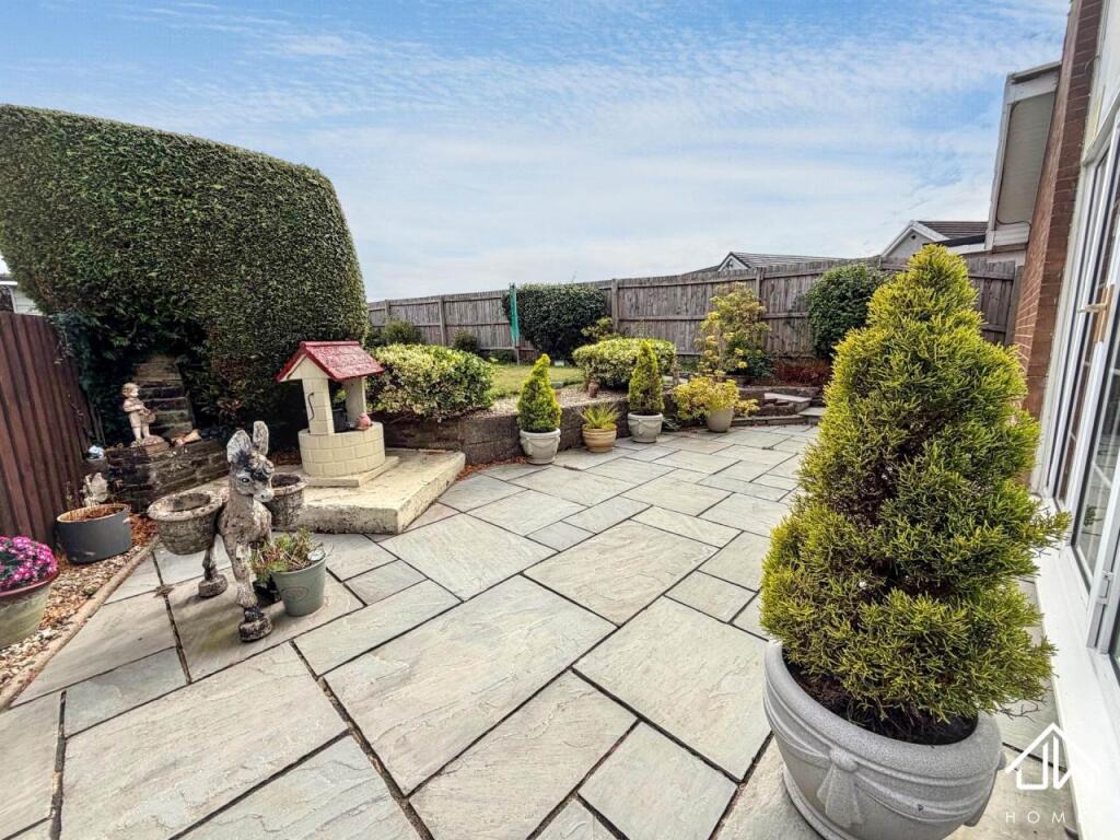 House in Newport - View 3