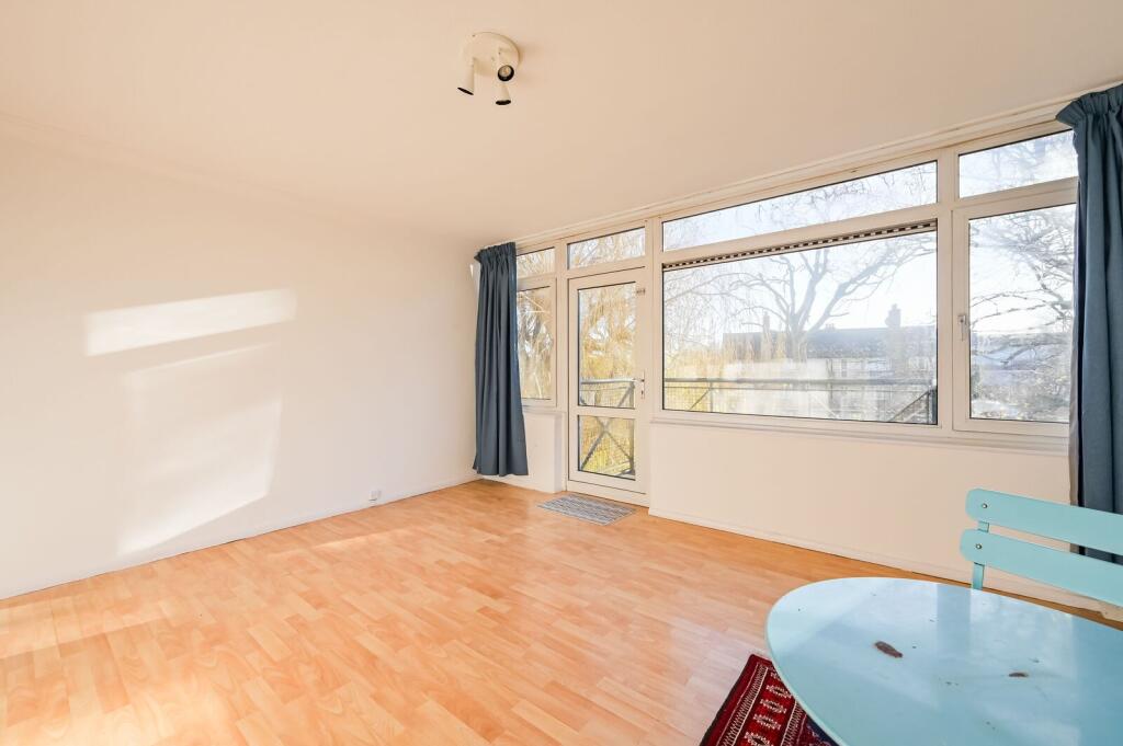 Mace House, Walthamstow, London, E17 - Więcej
