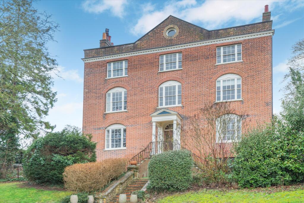 Main image of property: Park Street, Hatfield, Hertfordshire AL9