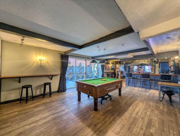 Open Plan Bar /