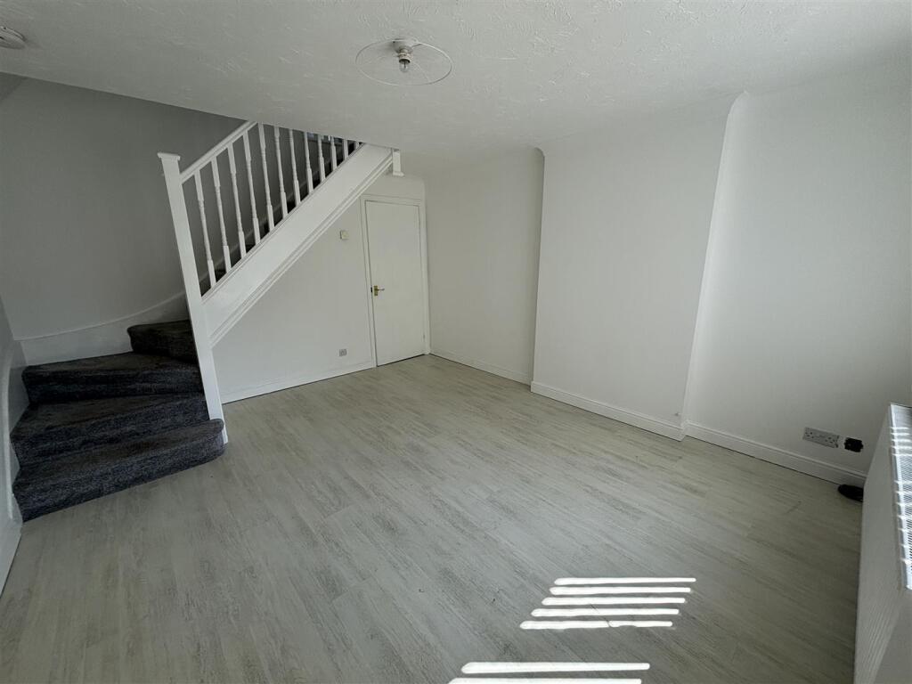 Tatlow Road, Glenfield, Leicester photo 3
