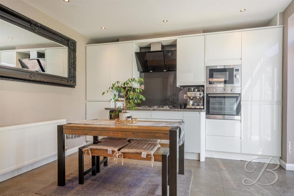 Clipstone Road West, Forest Town, Mansfield - View 6