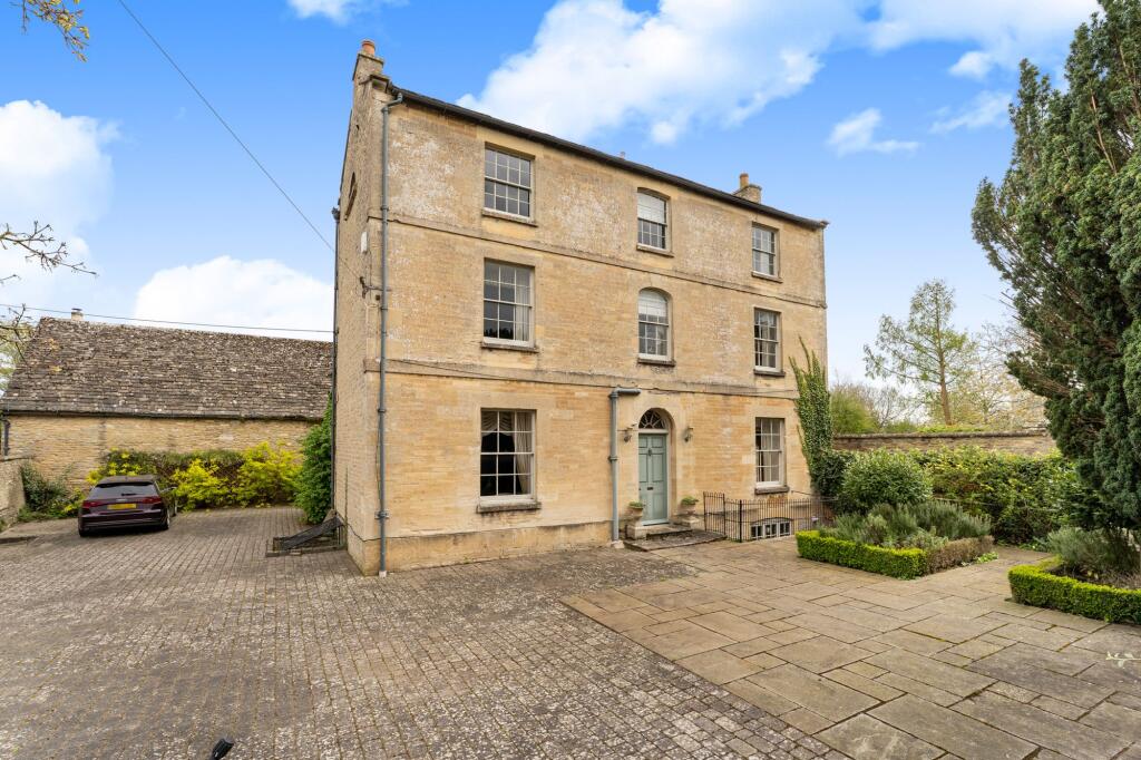 Main image of property: New Road, Bampton, OX18