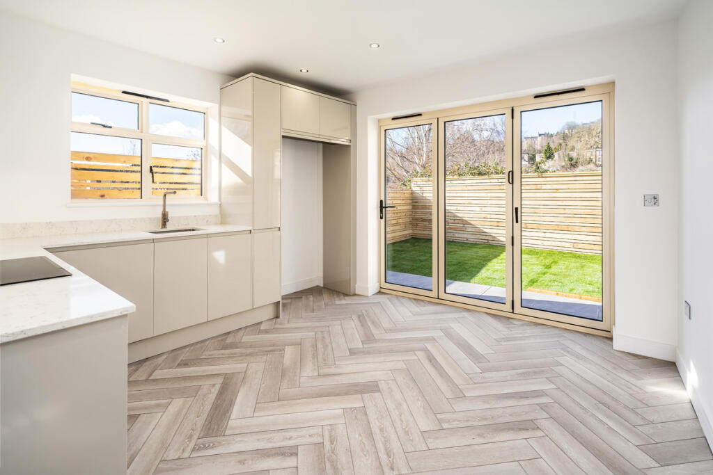 St. Johns Road, Bath, BA2 - View 3