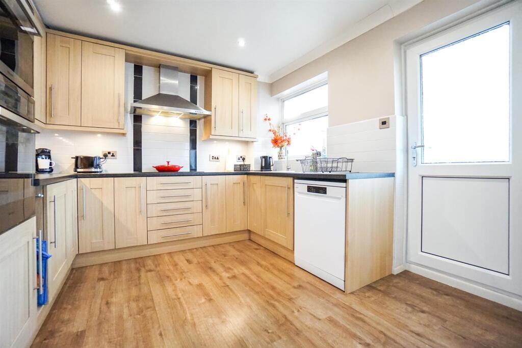 House in Chesterfield, Brimington - View 5