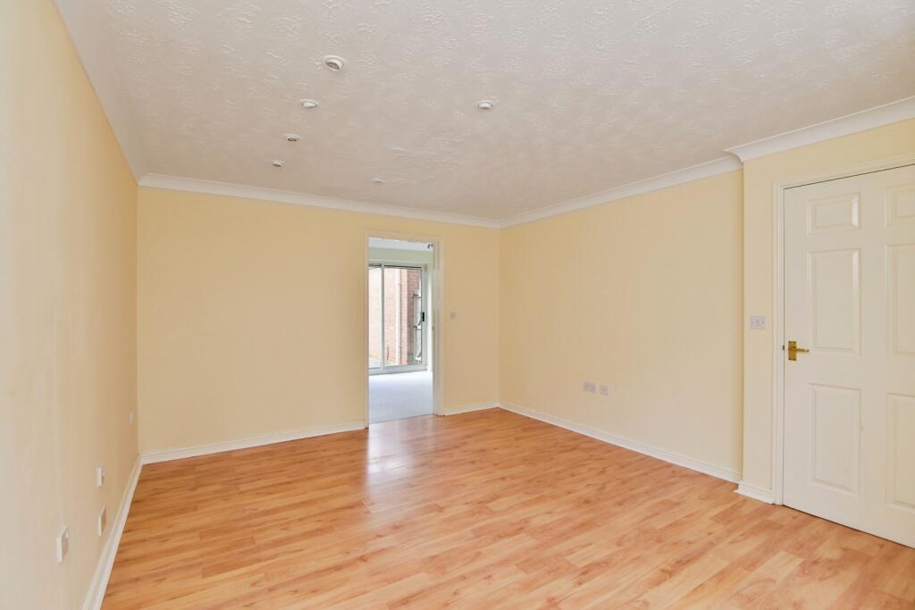 House in Stoke-on-Trent - View 5