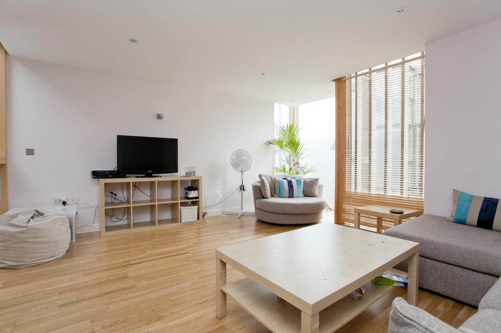 Main image of property: Century Mews, London, N5