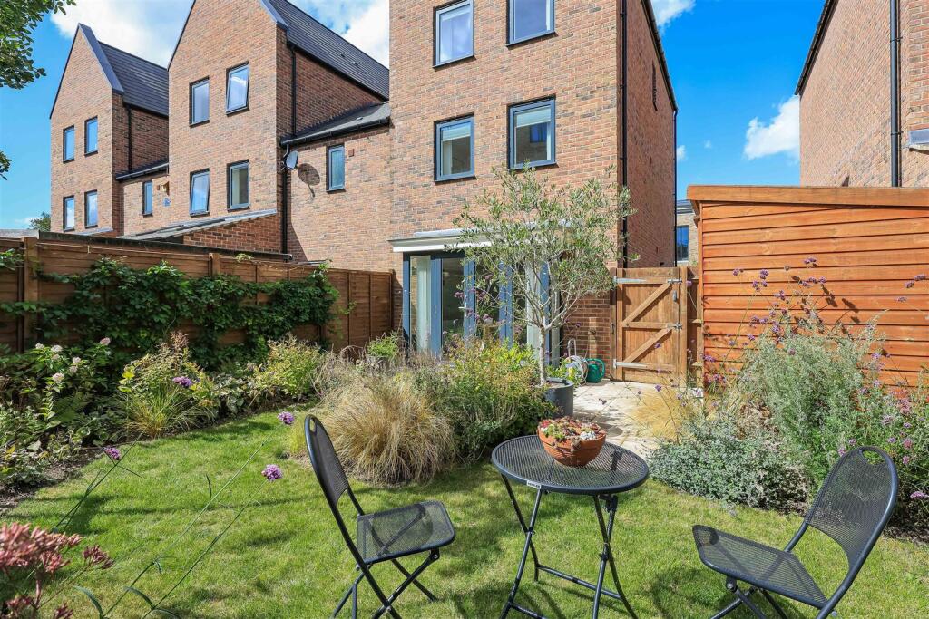 House in Cambridge, Eddington - View 3