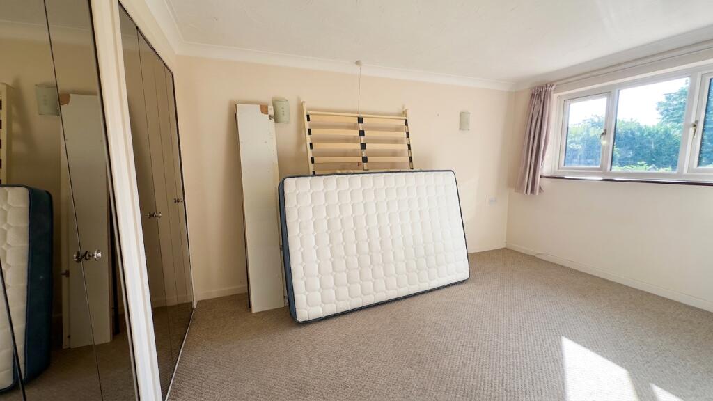 Apartment in North Hertfordshire, Codicote - More
