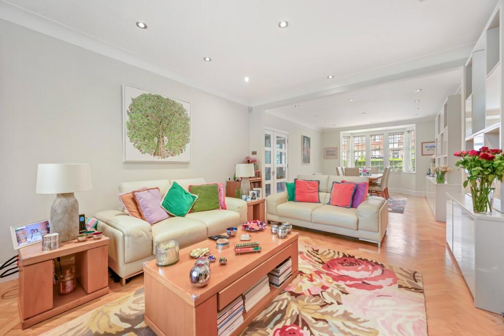 House in London, Hampstead Garden Suburb - View 2