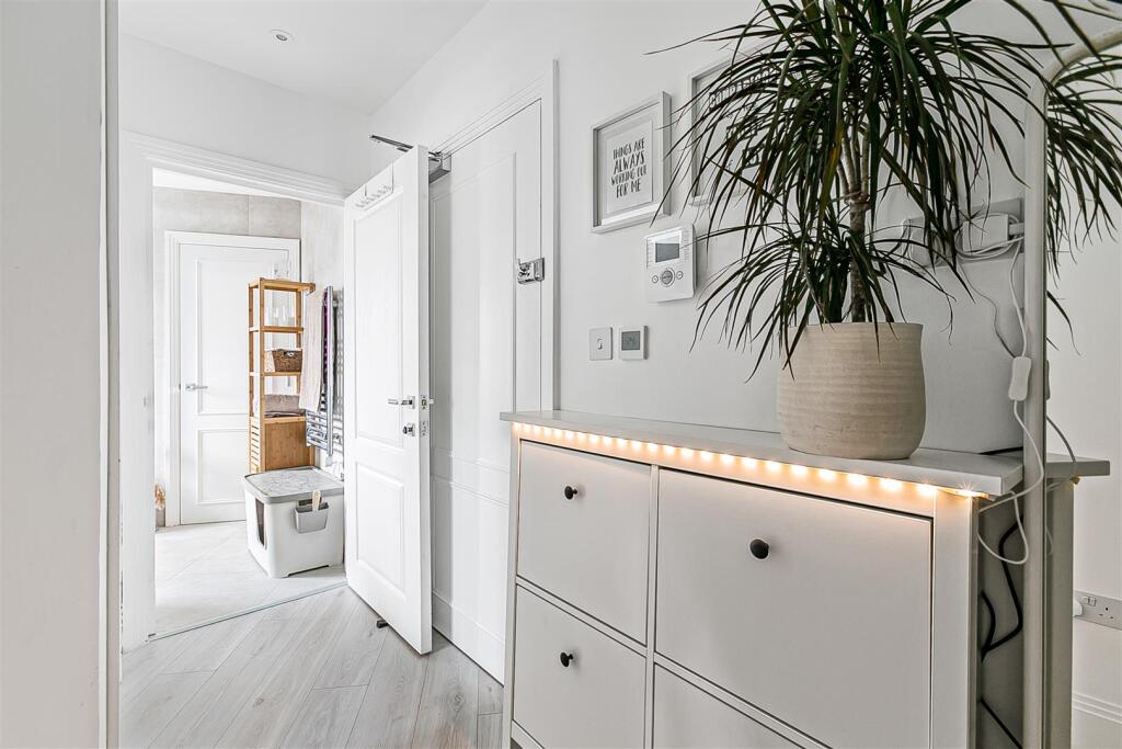 Apartment in Epping Forest, Buckhurst Hill - More