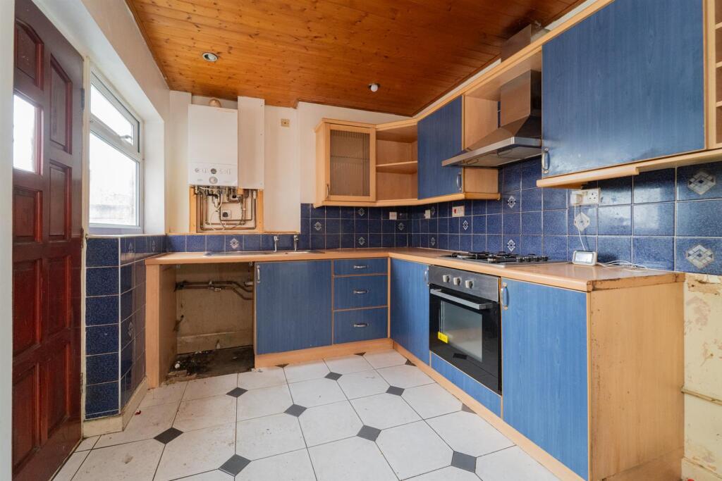 Trafford Grove, Stretford photo 3