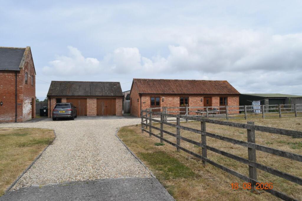 House in Mark - View 4