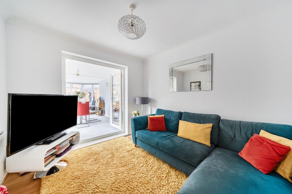 House in Woking, Knaphill - View 5